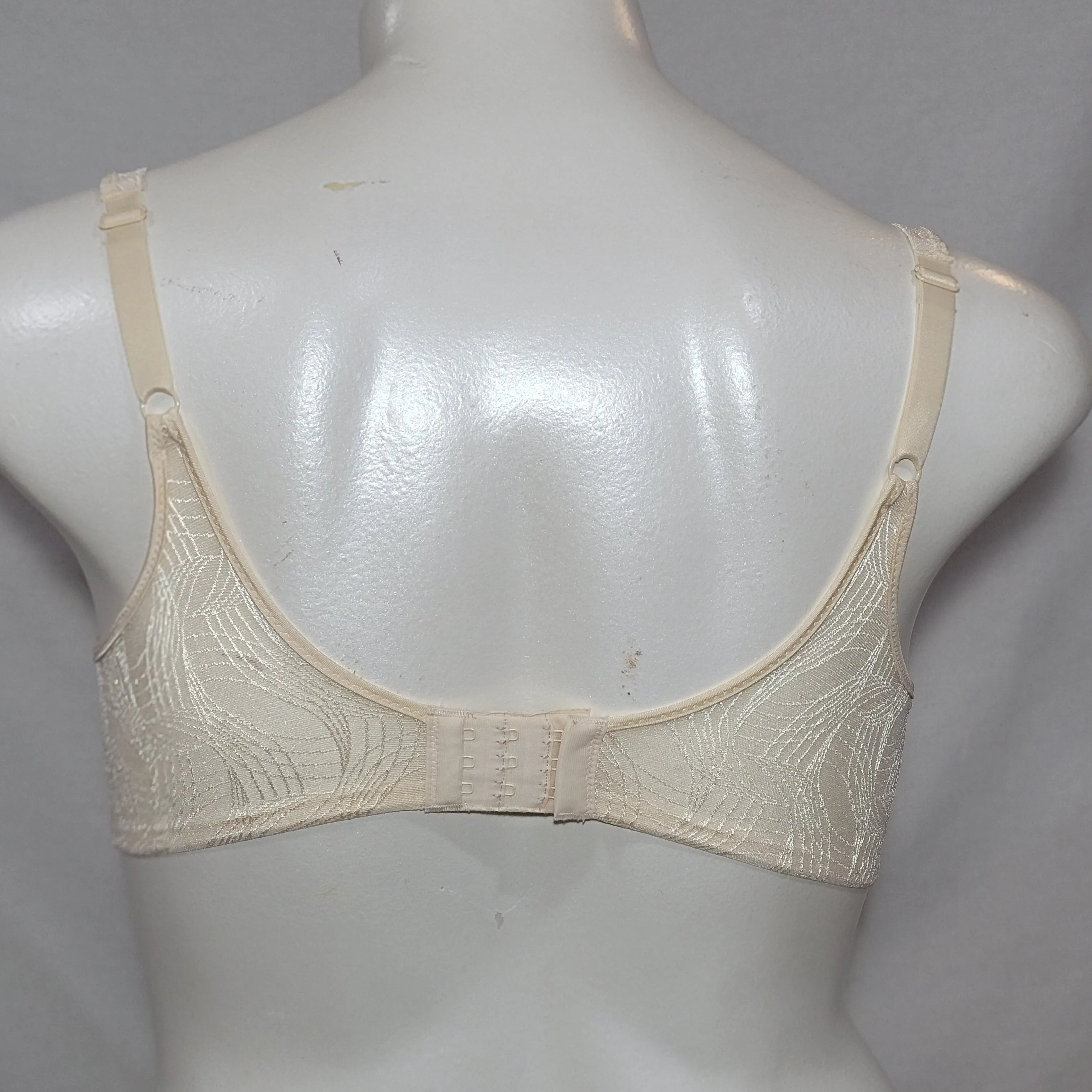 Bali BB64 Worry Free Beige Padded Underwire T-Shirt Bra 36D Ivory NWT