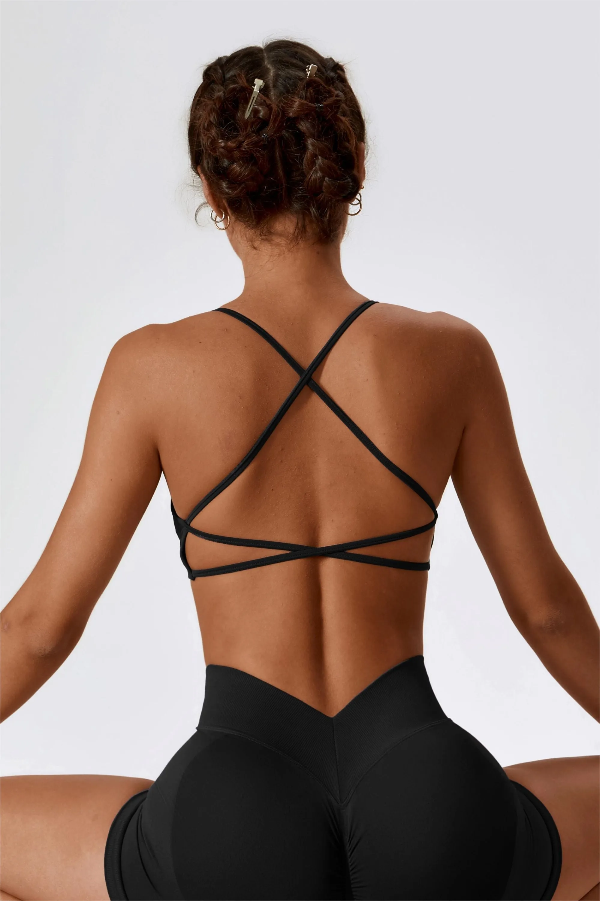 Chic Strappy Back Seamless Sports Bra