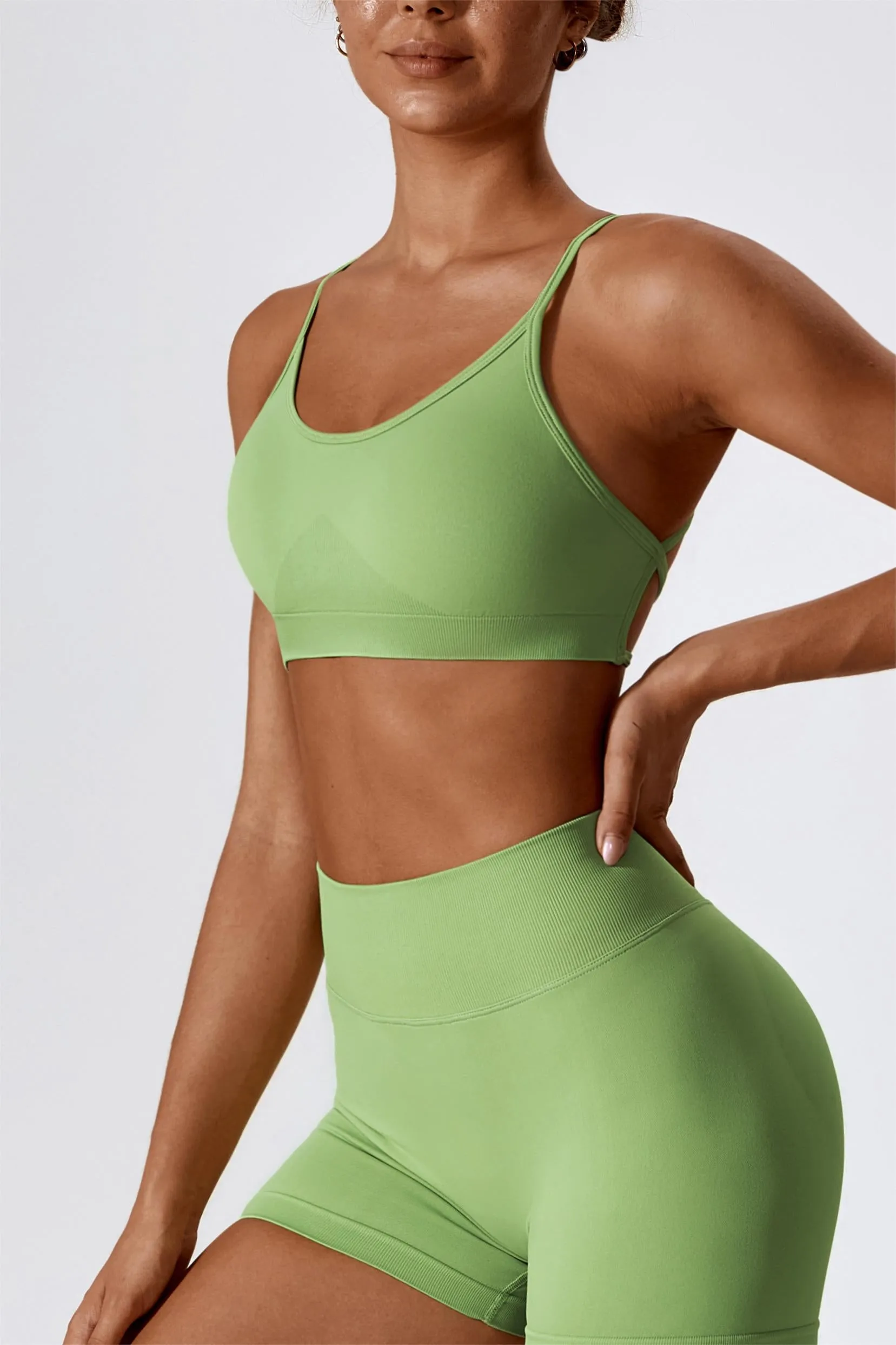 Chic Strappy Back Seamless Sports Bra