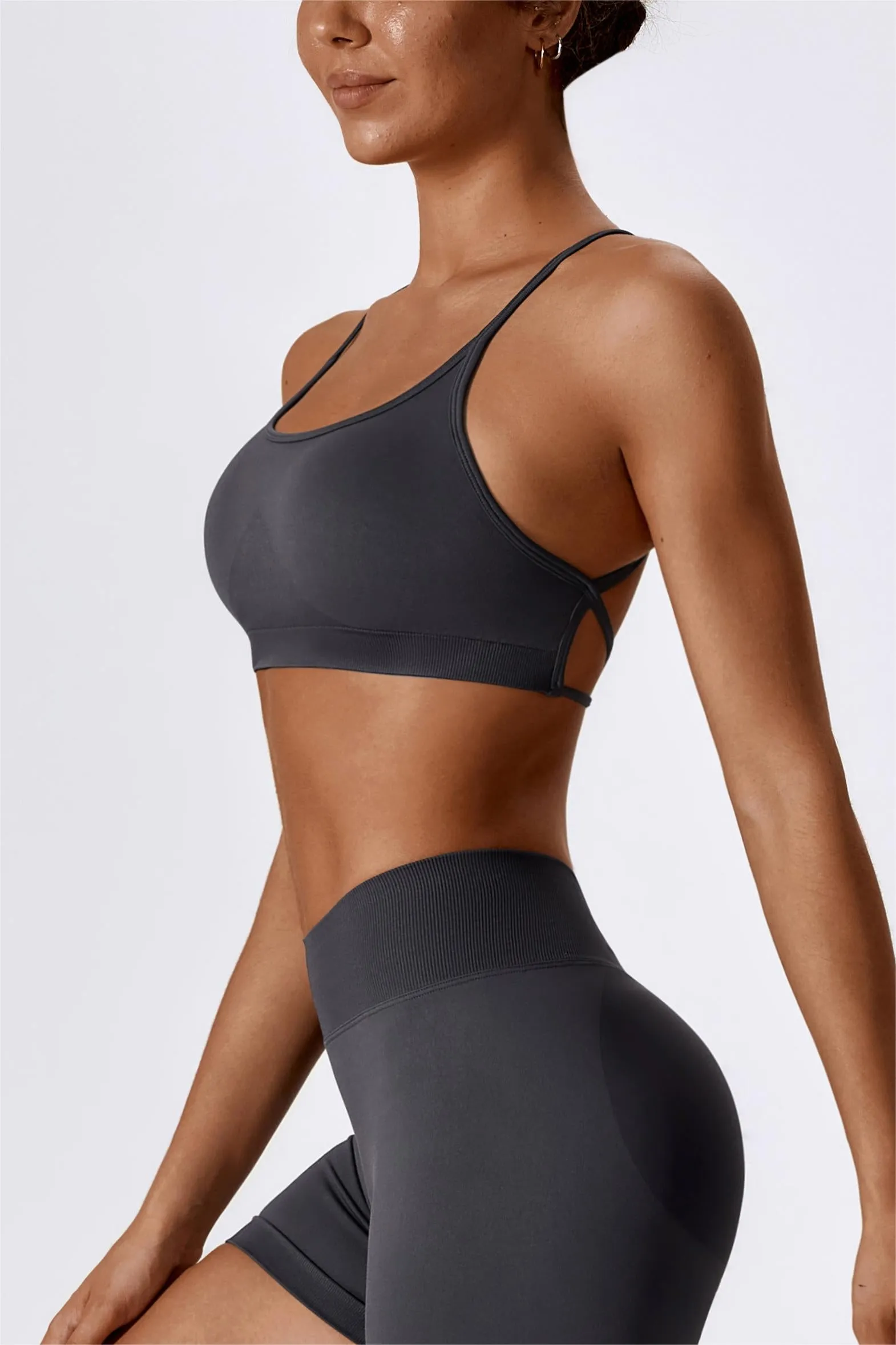 Chic Strappy Back Seamless Sports Bra