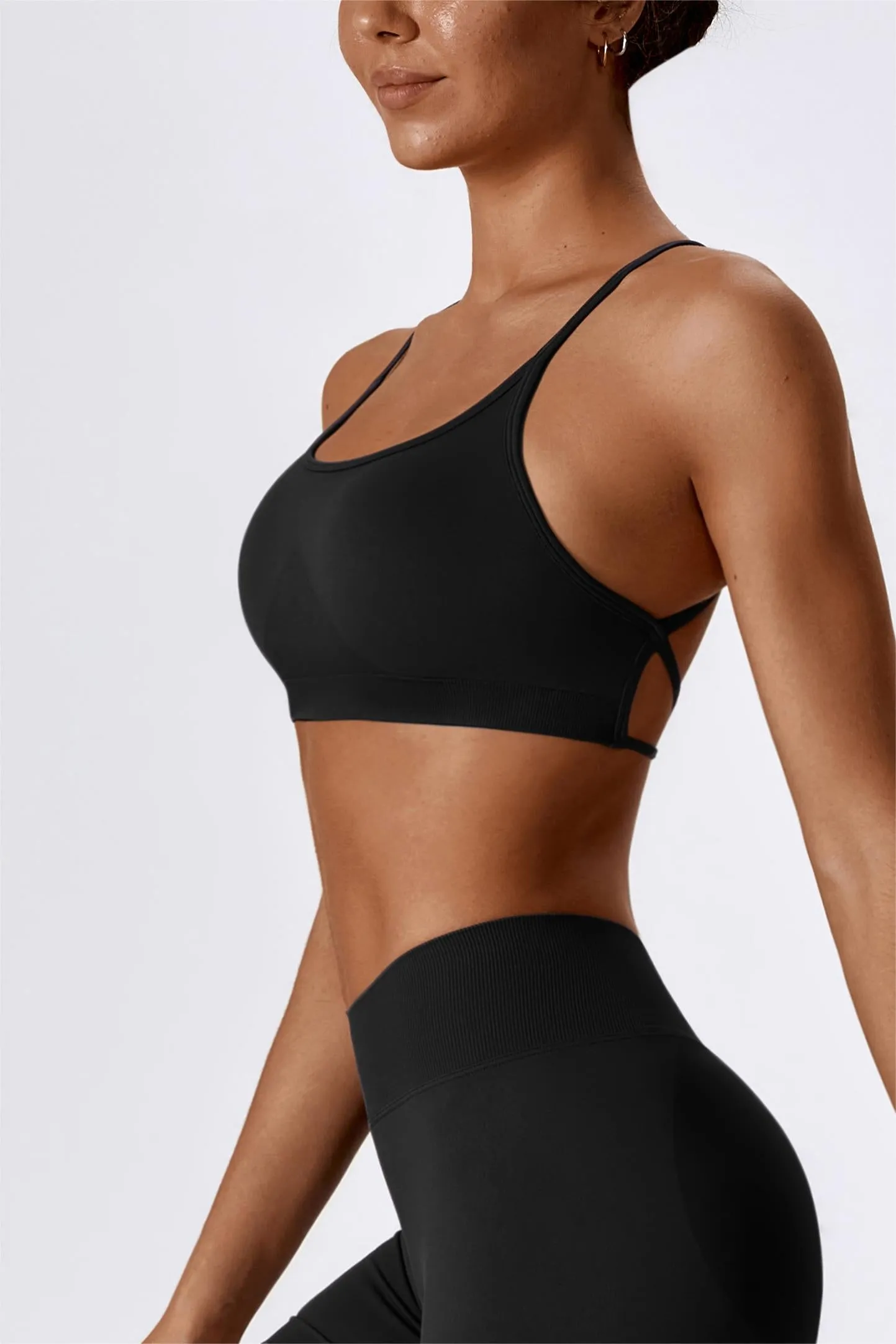 Chic Strappy Back Seamless Sports Bra