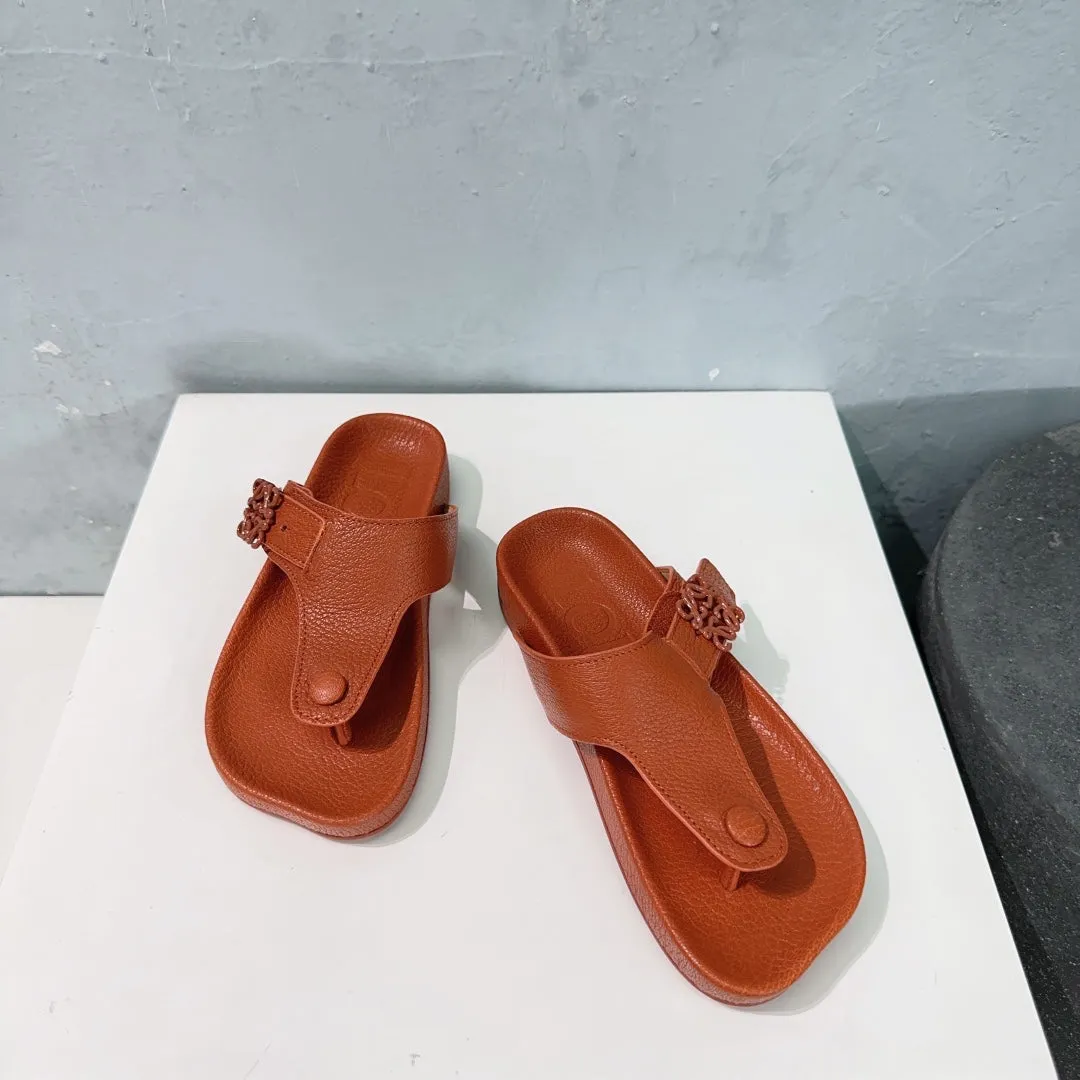 LW THONG SANDALS BRICK CALFSKIN